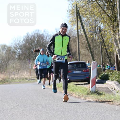 06.04.2025 - 44. Internationalen Wilhelmsburger Insellauf Jannik Wohlers http://msf.ph/oto/7621738 06.04.2025 10:15:05 Laufen 372121, 3542, 31, 4323 meine-sportfotos.de