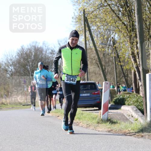 06.04.2025 - 44. Internationalen Wilhelmsburger Insellauf Jannik Wohlers http://msf.ph/oto/7621739 06.04.2025 10:15:05 Laufen 3721, 21, 3542, 42831, 4323 meine-sportfotos.de