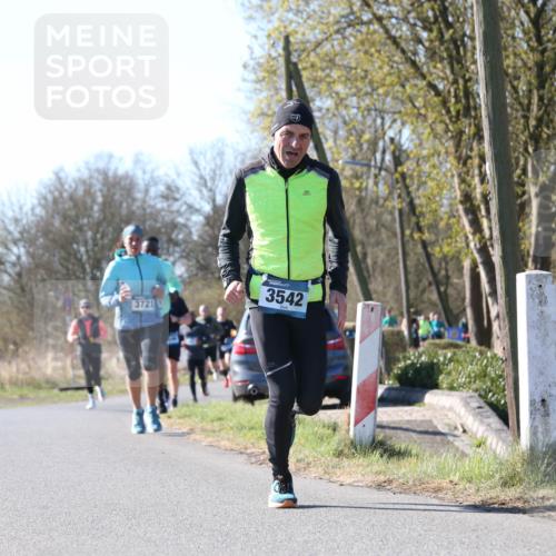 06.04.2025 - 44. Internationalen Wilhelmsburger Insellauf Jannik Wohlers http://msf.ph/oto/7621742 06.04.2025 10:15:06 Laufen 3721, 3542 meine-sportfotos.de