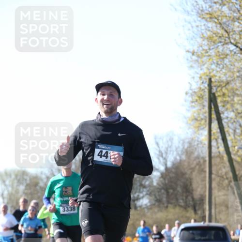 06.04.2025 - 44. Internationalen Wilhelmsburger Insellauf Jannik Wohlers http://msf.ph/oto/7621823 06.04.2025 10:15:31 Laufen 3338, 44 meine-sportfotos.de