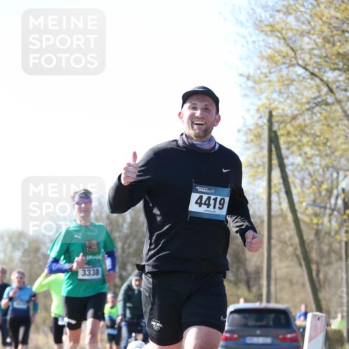 06.04.2025 - 44. Internationalen Wilhelmsburger Insellauf Jannik Wohlers http://msf.ph/oto/7621825 06.04.2025 10:15:31 Laufen 3338, 4419 meine-sportfotos.de