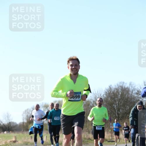 06.04.2025 - 44. Internationalen Wilhelmsburger Insellauf Jannik Wohlers http://msf.ph/oto/7621833 06.04.2025 10:15:33 Laufen 3742, 699, 3447 meine-sportfotos.de