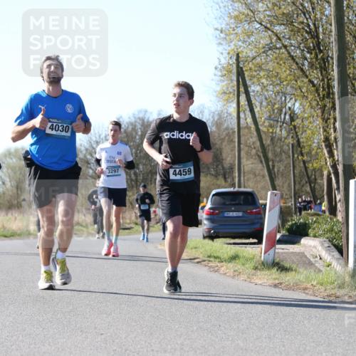 06.04.2025 - 44. Internationalen Wilhelmsburger Insellauf Jannik Wohlers http://msf.ph/oto/7621869 06.04.2025 10:15:44 Laufen 4559, 4030, 3297, 4459, 31, 4323 meine-sportfotos.de