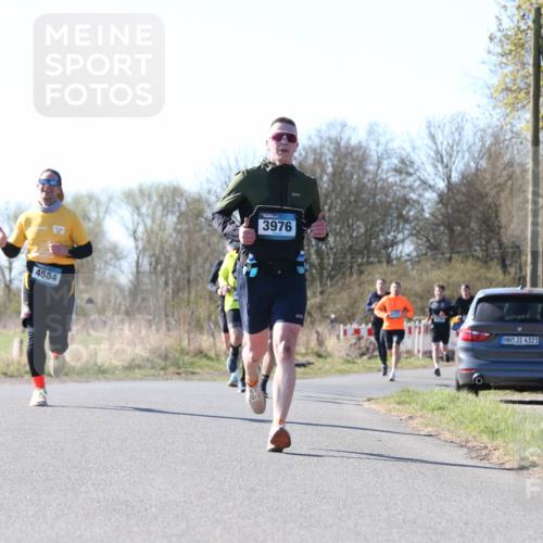 06.04.2025 - 44. Internationalen Wilhelmsburger Insellauf Jannik Wohlers http://msf.ph/oto/7621913 06.04.2025 10:16:07 Laufen 4584, 3976, 4321 meine-sportfotos.de