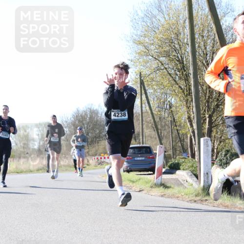 06.04.2025 - 44. Internationalen Wilhelmsburger Insellauf Jannik Wohlers http://msf.ph/oto/7621935 06.04.2025 10:16:19 Laufen 3585, 3545, 4238, 31, 4323, 4121 meine-sportfotos.de