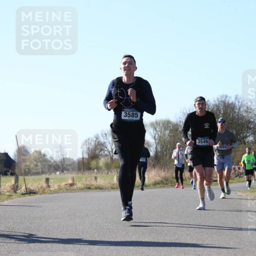 06.04.2025 - 44. Internationalen Wilhelmsburger Insellauf Jannik Wohlers http://msf.ph/oto/7621942 06.04.2025 10:16:21 Laufen 3585, 4242, 3545, 3092, 4321 meine-sportfotos.de