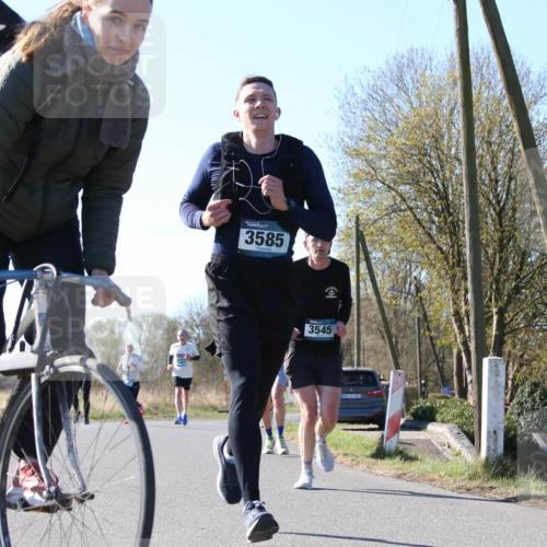 06.04.2025 - 44. Internationalen Wilhelmsburger Insellauf Jannik Wohlers http://msf.ph/oto/7621945 06.04.2025 10:16:22 Laufen 3585, 3545 meine-sportfotos.de