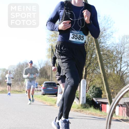 06.04.2025 - 44. Internationalen Wilhelmsburger Insellauf Jannik Wohlers http://msf.ph/oto/7621946 06.04.2025 10:16:23 Laufen 3585 meine-sportfotos.de