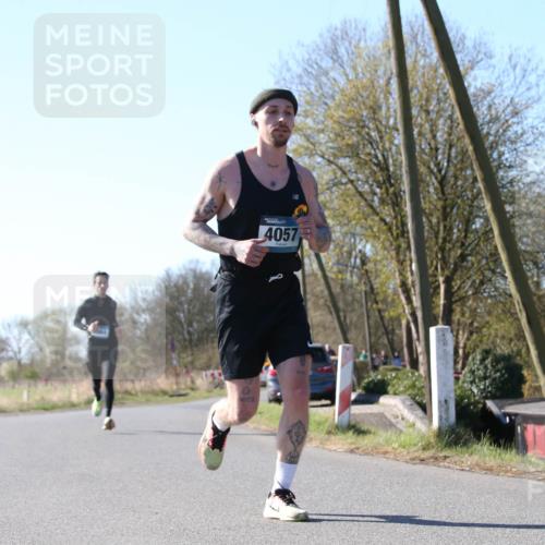 06.04.2025 - 44. Internationalen Wilhelmsburger Insellauf Jannik Wohlers http://msf.ph/oto/7621991 06.04.2025 10:16:44 Laufen 4057 meine-sportfotos.de