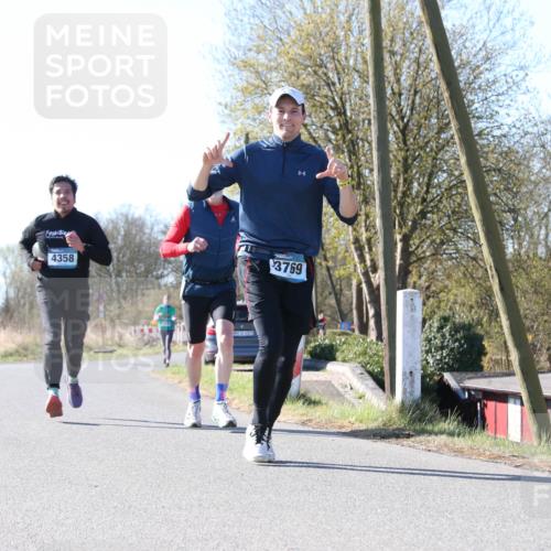 06.04.2025 - 44. Internationalen Wilhelmsburger Insellauf Jannik Wohlers http://msf.ph/oto/7622002 06.04.2025 10:17:02 Laufen 4358, 3769 meine-sportfotos.de