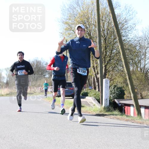 06.04.2025 - 44. Internationalen Wilhelmsburger Insellauf Jannik Wohlers http://msf.ph/oto/7622003 06.04.2025 10:17:02 Laufen 435, 3769 meine-sportfotos.de