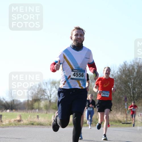 06.04.2025 - 44. Internationalen Wilhelmsburger Insellauf Jannik Wohlers http://msf.ph/oto/7622038 06.04.2025 10:17:33 Laufen 4556, 3650 meine-sportfotos.de
