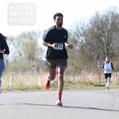 06.04.2025 - 44. Internationalen Wilhelmsburger Insellauf Jannik Wohlers http://msf.ph/oto/7622057 06.04.2025 10:17:37 Laufen 4497, 13 meine-sportfotos.de