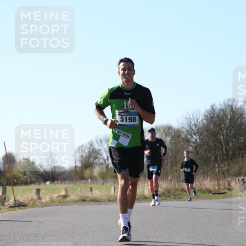 06.04.2025 - 44. Internationalen Wilhelmsburger Insellauf Jannik Wohlers http://msf.ph/oto/7622105 06.04.2025 10:18:00 Laufen 10, 5198, 94 meine-sportfotos.de