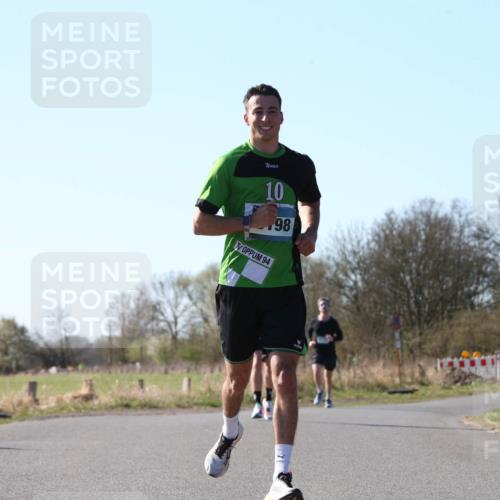06.04.2025 - 44. Internationalen Wilhelmsburger Insellauf Jannik Wohlers http://msf.ph/oto/7622106 06.04.2025 10:18:00 Laufen 10, 94, 98, 31, 4923 meine-sportfotos.de