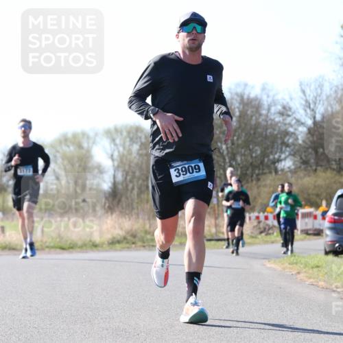 06.04.2025 - 44. Internationalen Wilhelmsburger Insellauf Jannik Wohlers http://msf.ph/oto/7622122 06.04.2025 10:18:04 Laufen 3177, 3909 meine-sportfotos.de