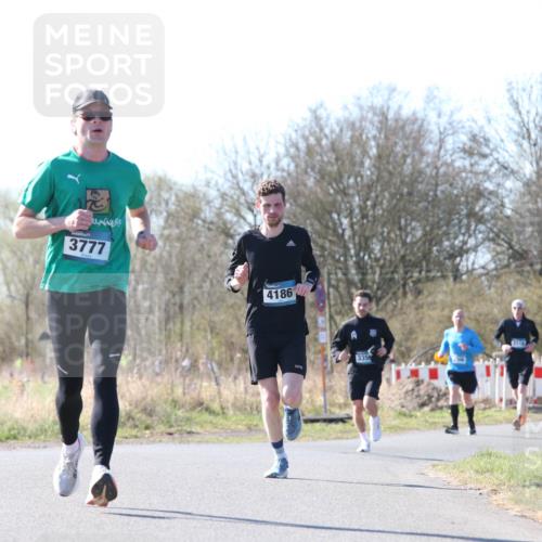 06.04.2025 - 44. Internationalen Wilhelmsburger Insellauf Jannik Wohlers http://msf.ph/oto/7622177 06.04.2025 10:18:28 Laufen 3777, 4186, 19, 335, 4321 meine-sportfotos.de