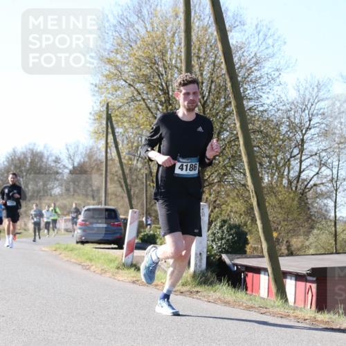 06.04.2025 - 44. Internationalen Wilhelmsburger Insellauf Jannik Wohlers http://msf.ph/oto/7622182 06.04.2025 10:18:33 Laufen 4186 meine-sportfotos.de
