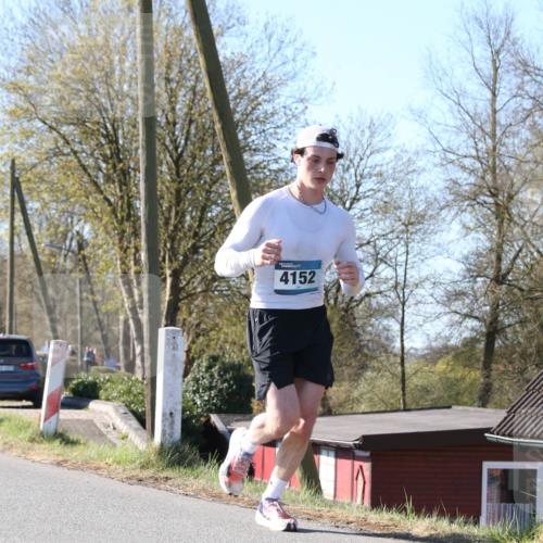 06.04.2025 - 44. Internationalen Wilhelmsburger Insellauf Jannik Wohlers http://msf.ph/oto/7622228 06.04.2025 10:19:06 Laufen 4152 meine-sportfotos.de
