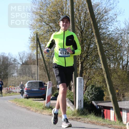 06.04.2025 - 44. Internationalen Wilhelmsburger Insellauf Jannik Wohlers http://msf.ph/oto/7622273 06.04.2025 10:19:43 Laufen 4128, 417 meine-sportfotos.de