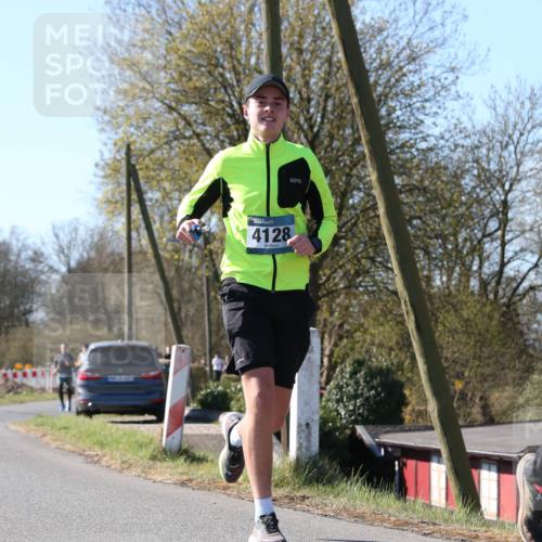 06.04.2025 - 44. Internationalen Wilhelmsburger Insellauf Jannik Wohlers http://msf.ph/oto/7622274 06.04.2025 10:19:43 Laufen 4128 meine-sportfotos.de