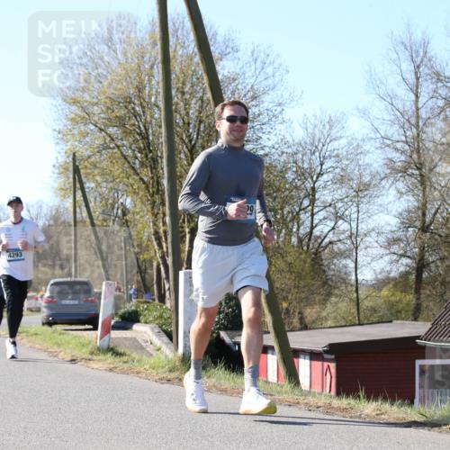 06.04.2025 - 44. Internationalen Wilhelmsburger Insellauf Jannik Wohlers http://msf.ph/oto/7622327 06.04.2025 10:20:17 Laufen 4293 meine-sportfotos.de
