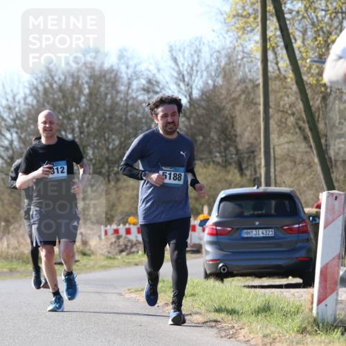 06.04.2025 - 44. Internationalen Wilhelmsburger Insellauf Jannik Wohlers http://msf.ph/oto/7622331 06.04.2025 10:20:19 Laufen 312, 5188, 4321, 42 meine-sportfotos.de