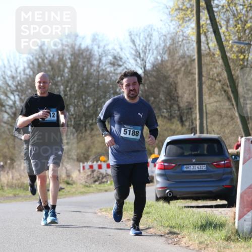 06.04.2025 - 44. Internationalen Wilhelmsburger Insellauf Jannik Wohlers http://msf.ph/oto/7622332 06.04.2025 10:20:19 Laufen 12, 5188, 4321 meine-sportfotos.de