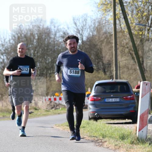 06.04.2025 - 44. Internationalen Wilhelmsburger Insellauf Jannik Wohlers http://msf.ph/oto/7622333 06.04.2025 10:20:19 Laufen 312, 5188, 31, 4321 meine-sportfotos.de