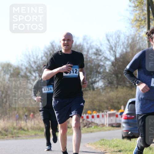 06.04.2025 - 44. Internationalen Wilhelmsburger Insellauf Jannik Wohlers http://msf.ph/oto/7622340 06.04.2025 10:20:21 Laufen 4124, 12, 5188 meine-sportfotos.de