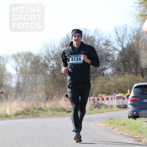 06.04.2025 - 44. Internationalen Wilhelmsburger Insellauf Jannik Wohlers http://msf.ph/oto/7622349 06.04.2025 10:20:23 Laufen 4124, 31, 4321 meine-sportfotos.de