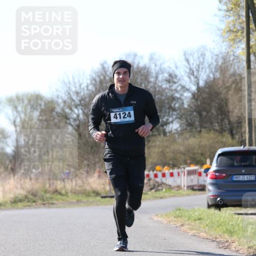 06.04.2025 - 44. Internationalen Wilhelmsburger Insellauf Jannik Wohlers http://msf.ph/oto/7622350 06.04.2025 10:20:23 Laufen 4124, 31, 4323 meine-sportfotos.de
