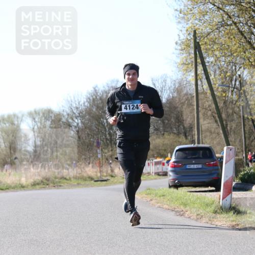 06.04.2025 - 44. Internationalen Wilhelmsburger Insellauf Jannik Wohlers http://msf.ph/oto/7622354 06.04.2025 10:20:24 Laufen 4124, 4321 meine-sportfotos.de
