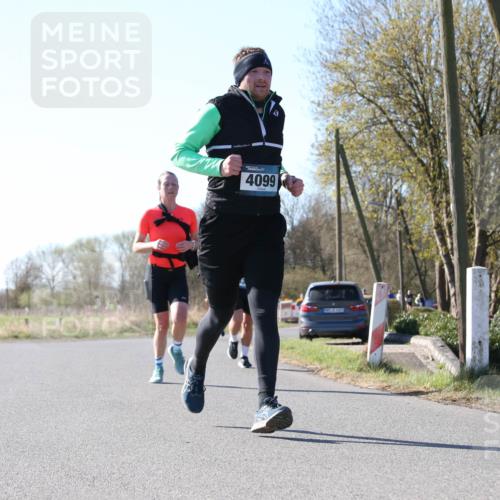 06.04.2025 - 44. Internationalen Wilhelmsburger Insellauf Jannik Wohlers http://msf.ph/oto/7622398 06.04.2025 10:20:59 Laufen 4099 meine-sportfotos.de