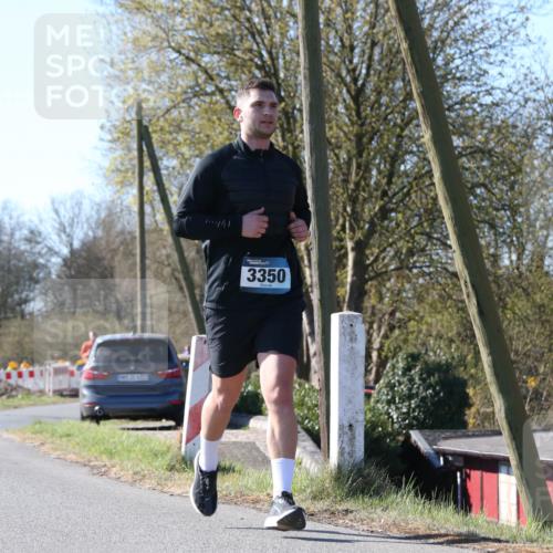 06.04.2025 - 44. Internationalen Wilhelmsburger Insellauf Jannik Wohlers http://msf.ph/oto/7622402 06.04.2025 10:21:02 Laufen 3350 meine-sportfotos.de
