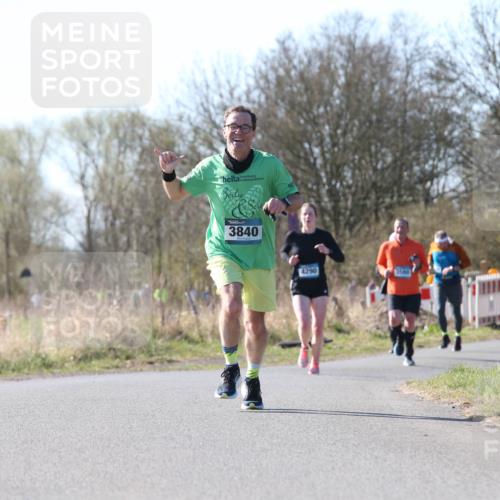 06.04.2025 - 44. Internationalen Wilhelmsburger Insellauf Jannik Wohlers http://msf.ph/oto/7622408 06.04.2025 10:21:06 Laufen 3840, 4290, 3580, 43 meine-sportfotos.de