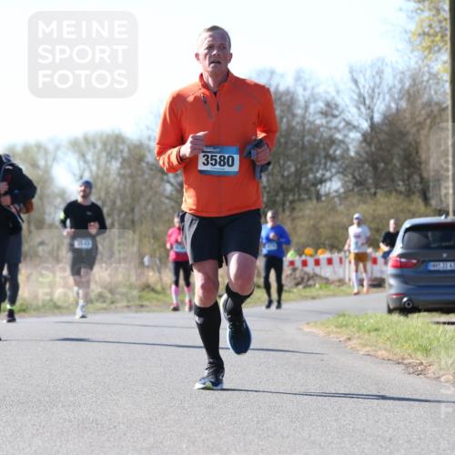 06.04.2025 - 44. Internationalen Wilhelmsburger Insellauf Jannik Wohlers http://msf.ph/oto/7622421 06.04.2025 10:21:15 Laufen 3580 meine-sportfotos.de