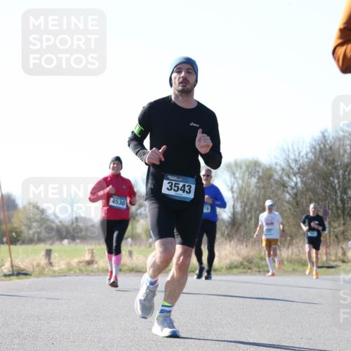 06.04.2025 - 44. Internationalen Wilhelmsburger Insellauf Jannik Wohlers http://msf.ph/oto/7622435 06.04.2025 10:21:22 Laufen 4530, 3543, 4246 meine-sportfotos.de