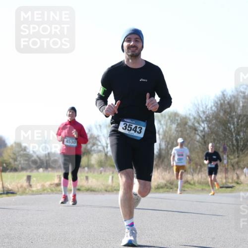 06.04.2025 - 44. Internationalen Wilhelmsburger Insellauf Jannik Wohlers http://msf.ph/oto/7622436 06.04.2025 10:21:23 Laufen 4530, 3543 meine-sportfotos.de