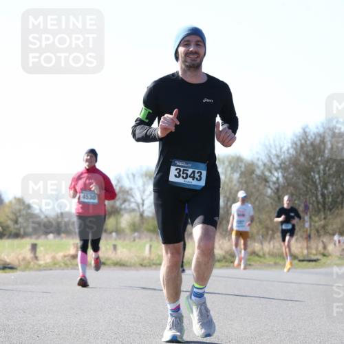 06.04.2025 - 44. Internationalen Wilhelmsburger Insellauf Jannik Wohlers http://msf.ph/oto/7622437 06.04.2025 10:21:23 Laufen 4530, 3543 meine-sportfotos.de