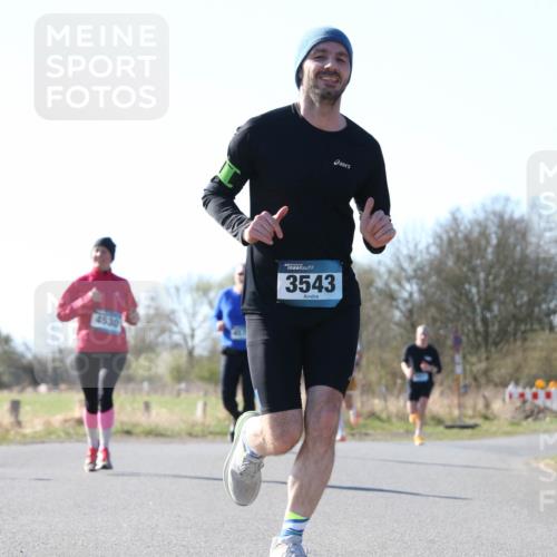 06.04.2025 - 44. Internationalen Wilhelmsburger Insellauf Jannik Wohlers http://msf.ph/oto/7622439 06.04.2025 10:21:23 Laufen 4530, 3543 meine-sportfotos.de