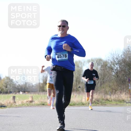 06.04.2025 - 44. Internationalen Wilhelmsburger Insellauf Jannik Wohlers http://msf.ph/oto/7622451 06.04.2025 10:21:27 Laufen 4578, 101000, 3801 meine-sportfotos.de