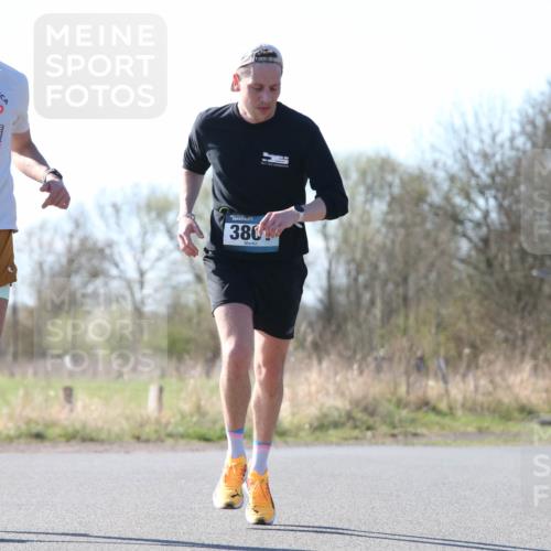 06.04.2025 - 44. Internationalen Wilhelmsburger Insellauf Jannik Wohlers http://msf.ph/oto/7622459 06.04.2025 10:21:31 Laufen 24, 5051, 3801 meine-sportfotos.de