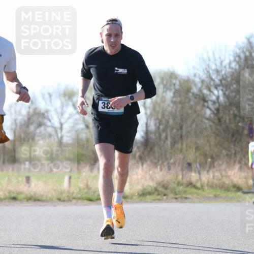 06.04.2025 - 44. Internationalen Wilhelmsburger Insellauf Jannik Wohlers http://msf.ph/oto/7622460 06.04.2025 10:21:31 Laufen 24, 5051, 386 meine-sportfotos.de
