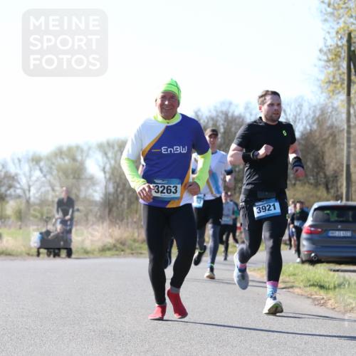 06.04.2025 - 44. Internationalen Wilhelmsburger Insellauf Jannik Wohlers http://msf.ph/oto/7622470 06.04.2025 10:21:43 Laufen 3263, 3921 meine-sportfotos.de