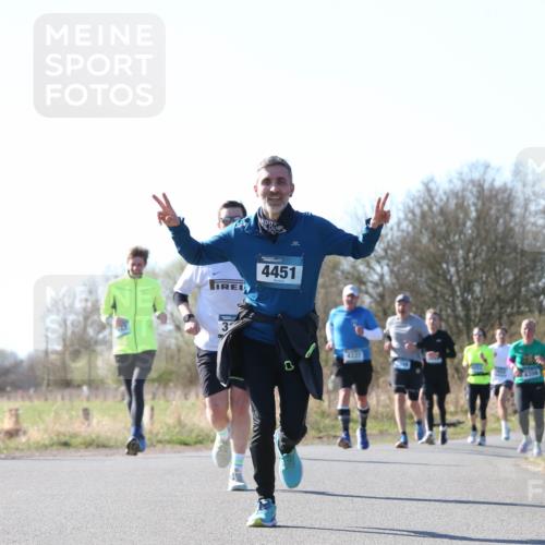 06.04.2025 - 44. Internationalen Wilhelmsburger Insellauf Jannik Wohlers http://msf.ph/oto/7622560 06.04.2025 10:22:06 Laufen 4451, 3, 3, 4337 meine-sportfotos.de