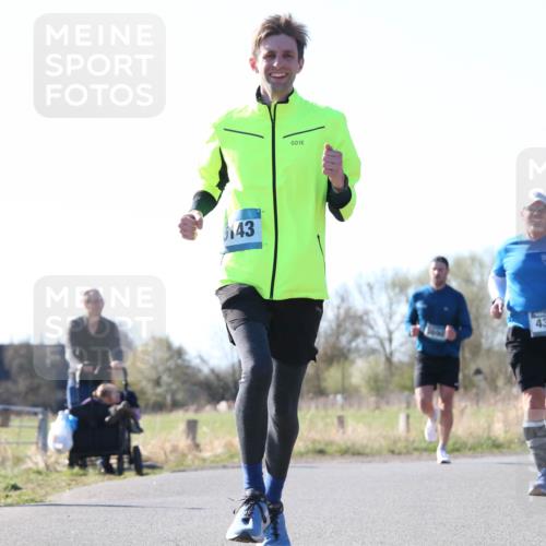 06.04.2025 - 44. Internationalen Wilhelmsburger Insellauf Jannik Wohlers http://msf.ph/oto/7622568 06.04.2025 10:22:12 Laufen 143, 4337 meine-sportfotos.de