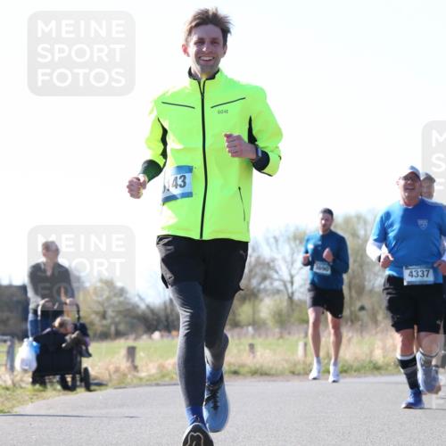 06.04.2025 - 44. Internationalen Wilhelmsburger Insellauf Jannik Wohlers http://msf.ph/oto/7622569 06.04.2025 10:22:12 Laufen 43, 1690, 4337, 995 meine-sportfotos.de