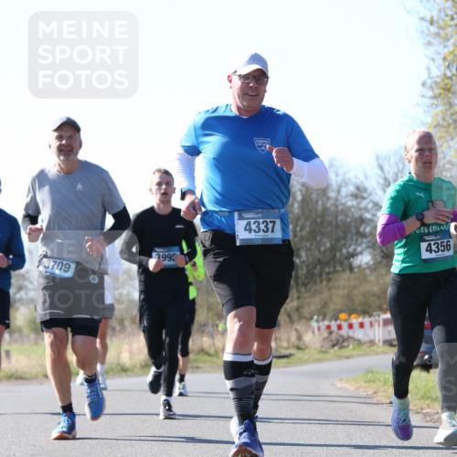 06.04.2025 - 44. Internationalen Wilhelmsburger Insellauf Jannik Wohlers http://msf.ph/oto/7622578 06.04.2025 10:22:14 Laufen 3690, 3709, 3995, 4337, 4356 meine-sportfotos.de