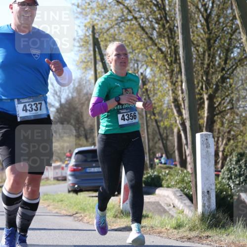 06.04.2025 - 44. Internationalen Wilhelmsburger Insellauf Jannik Wohlers http://msf.ph/oto/7622579 06.04.2025 10:22:15 Laufen 4337, 4356 meine-sportfotos.de